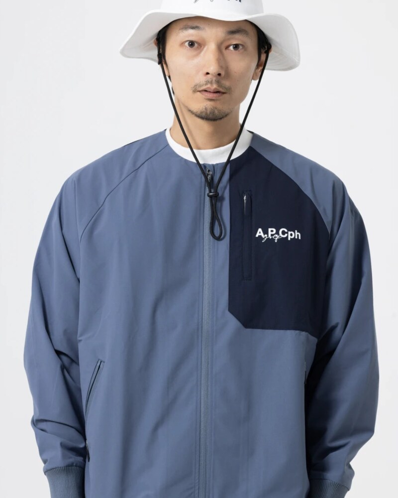 A.P.Cph/Golf zipper no collar jacket in black with navy contrast panel · view 4 of 4