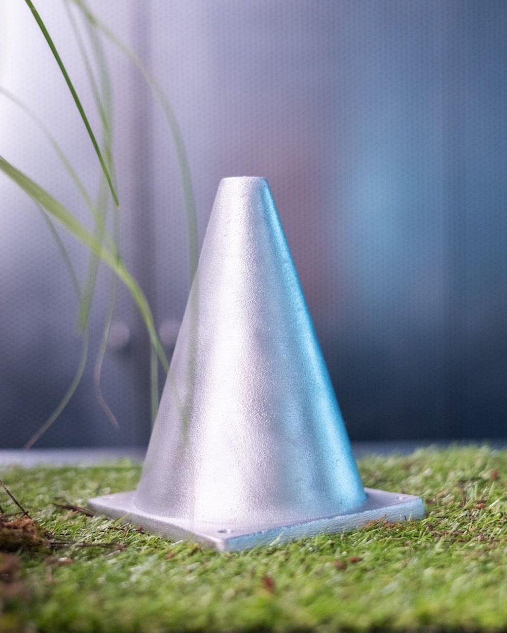 Found Golf Briony Wright – Crushes Flowers | Cone Piece Vase · view 3 of 3