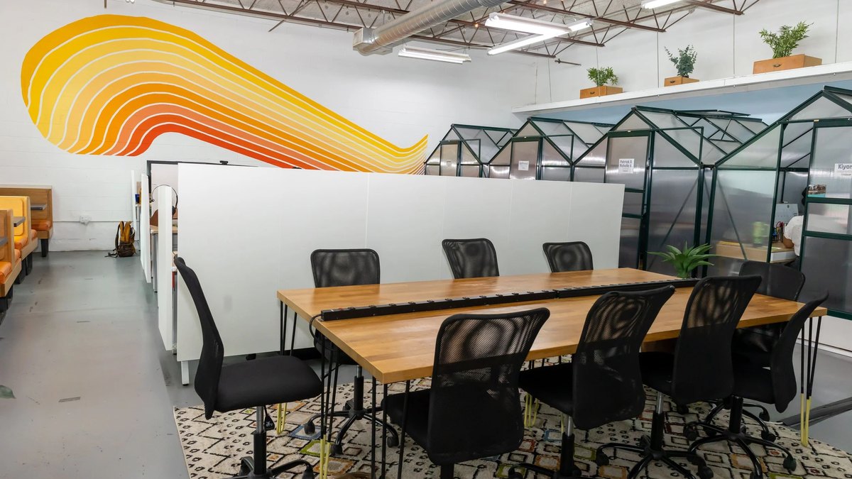 East Austin · 701 Tillery St Createscape Coworking · view 2 of 3