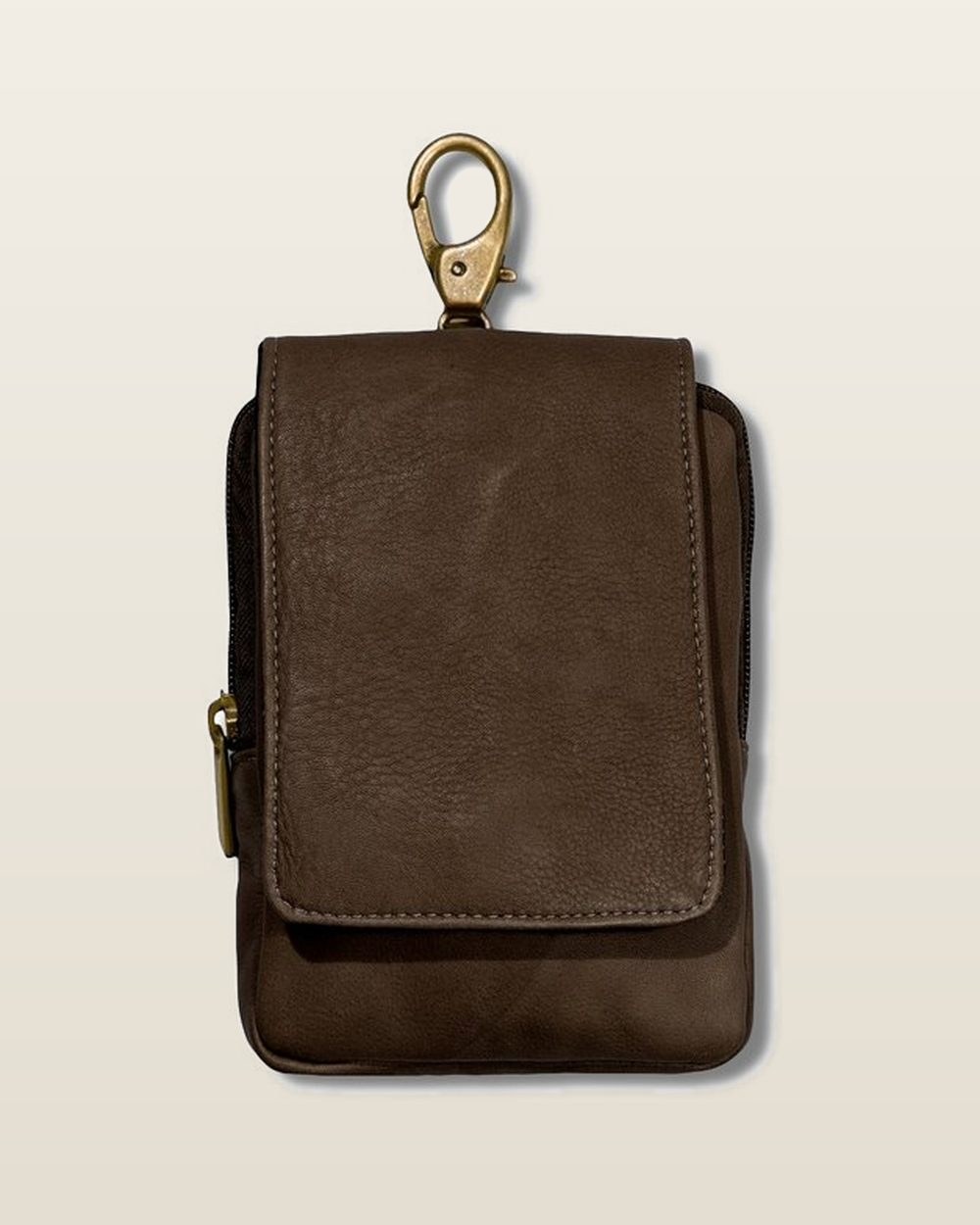 Winston Collection Range Finder Case in Colombian Leather · view 1 of 4