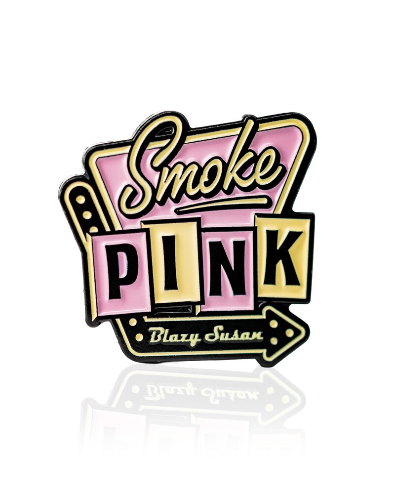 Pins & Aces Blazy Susan Smoke Pink - Ball Marker golf ball marker