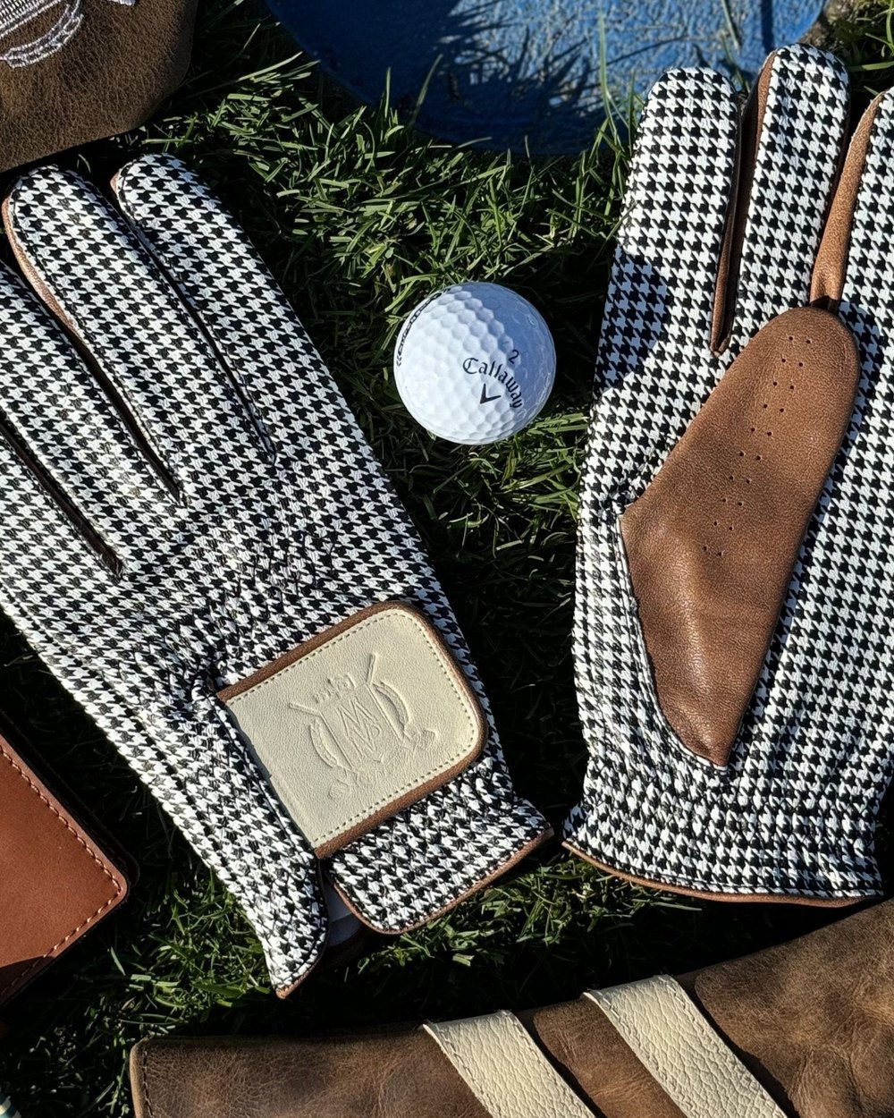Modest Vintage Player PRO Houndstooth Cabretta Gloves, 2-Pack · view 3 of 3