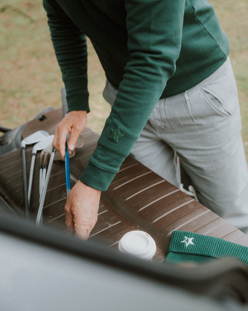 Sounder Raglan Star Sweat, Dark Green · view 3 of 5