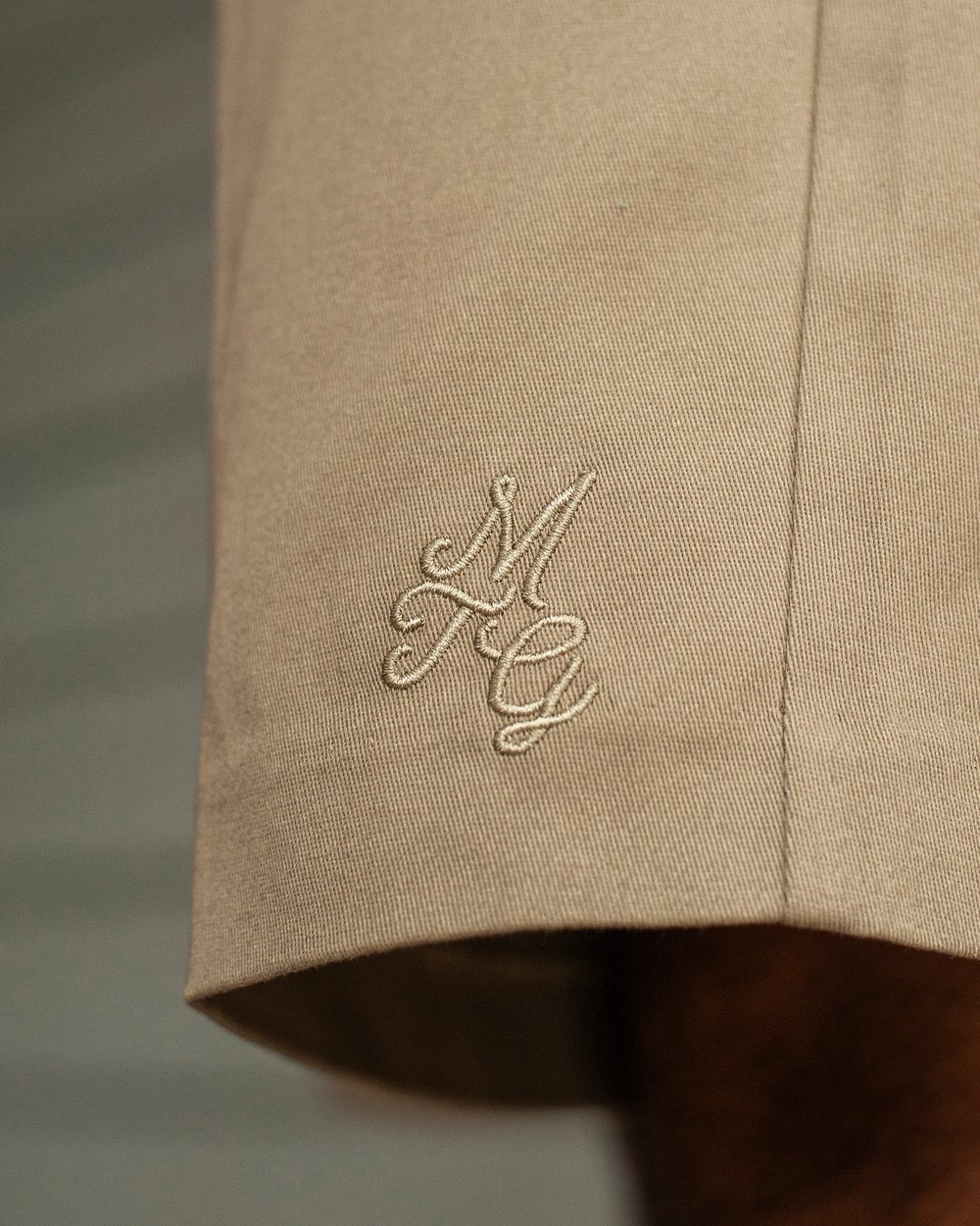 Mount Tee Golf Peninsula Pleated Shorts, Tan · view 3 of 5