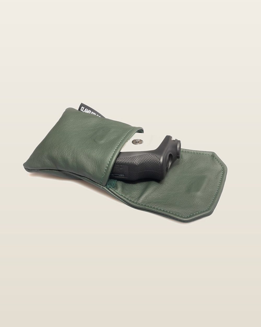 Clamp Golf Green Leather Scope Pouch Magnetic close · view 2 of 2