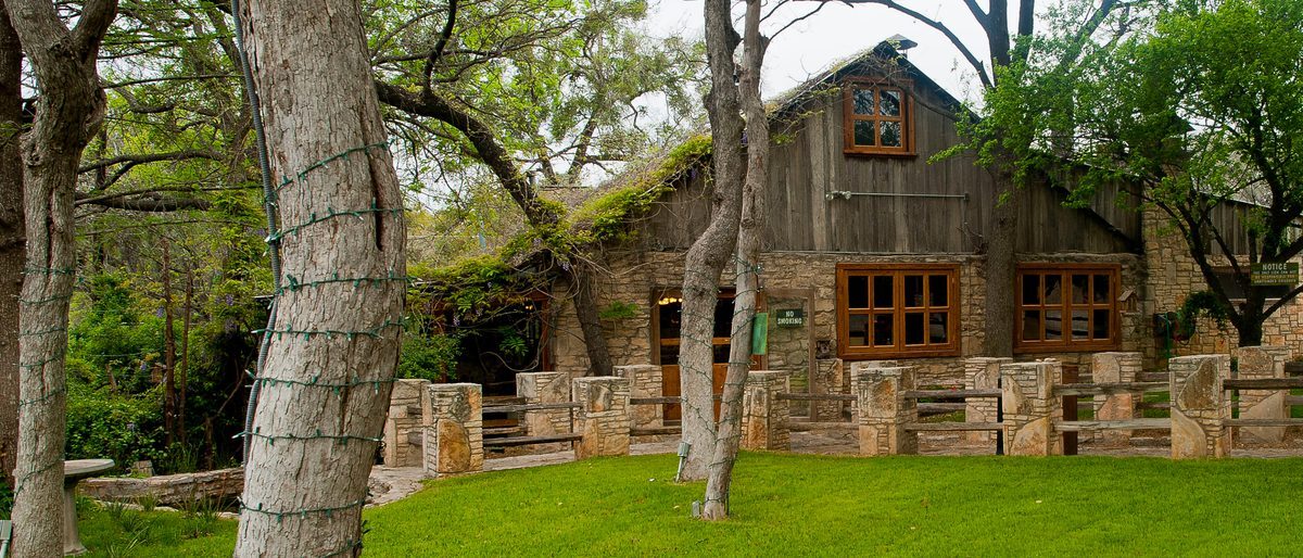Salt Lick BBQ Driftwood — open pit and tin roof