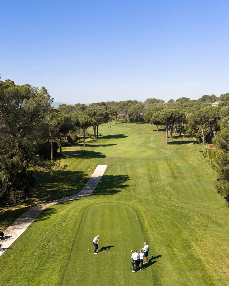 Fairways — golf magazine