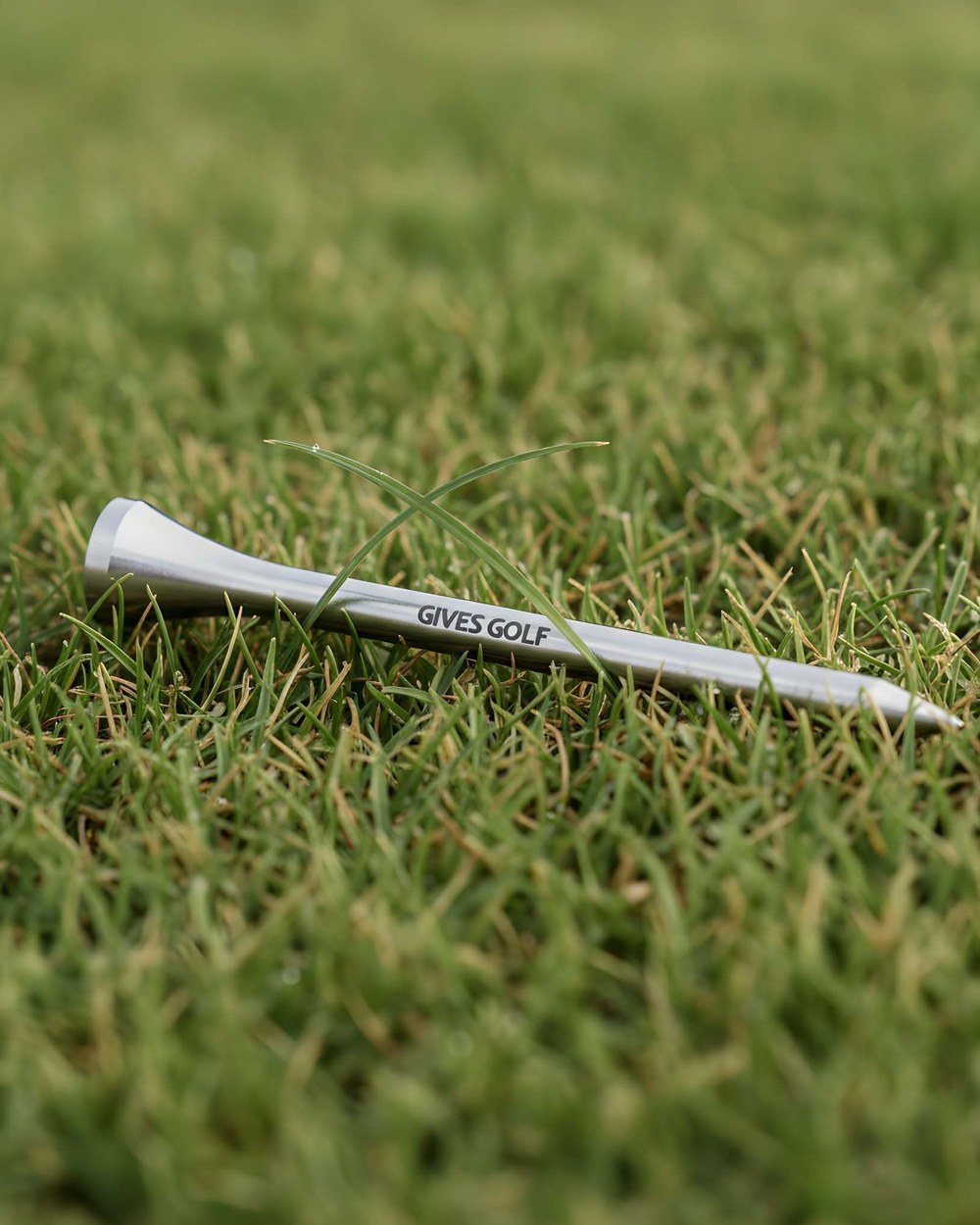 Gives Golf The Divot Tool · view 1 of 4