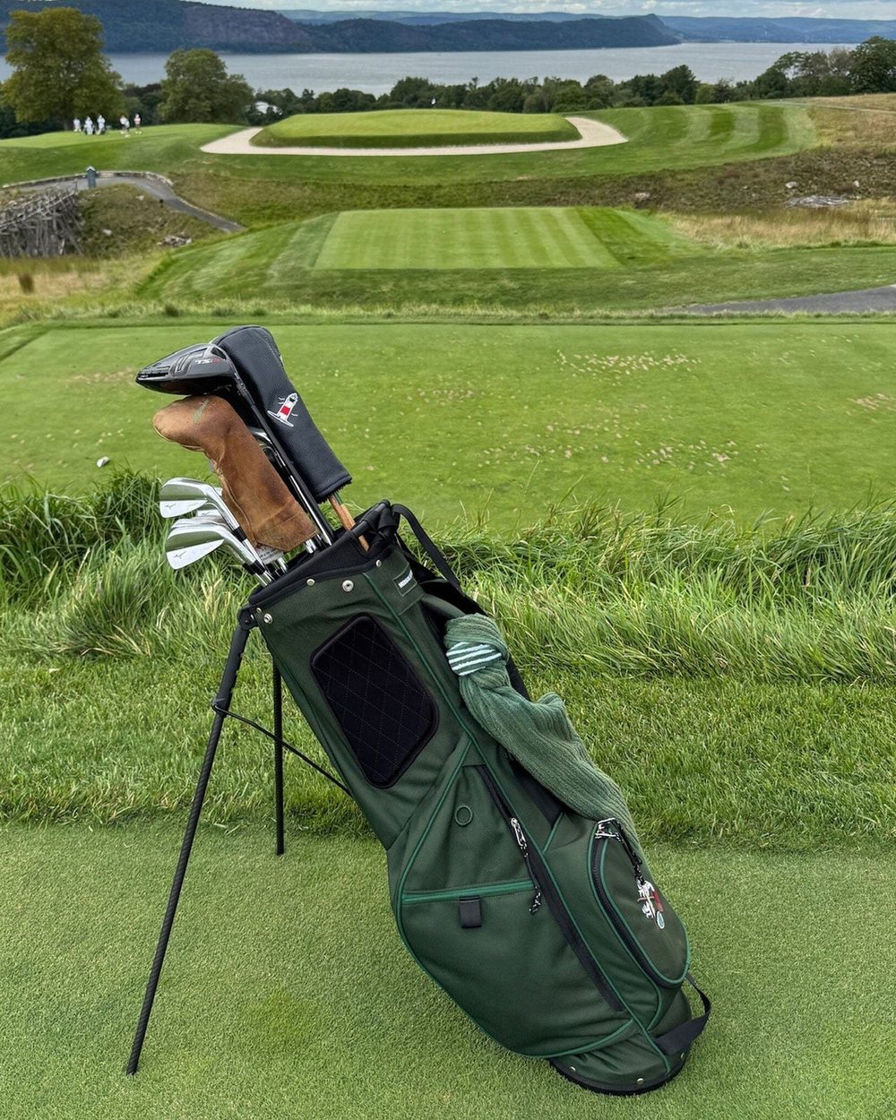 Hudson Sutler Hudson Looper Golf Bag 2.0 Four colourways · view 2 of 4