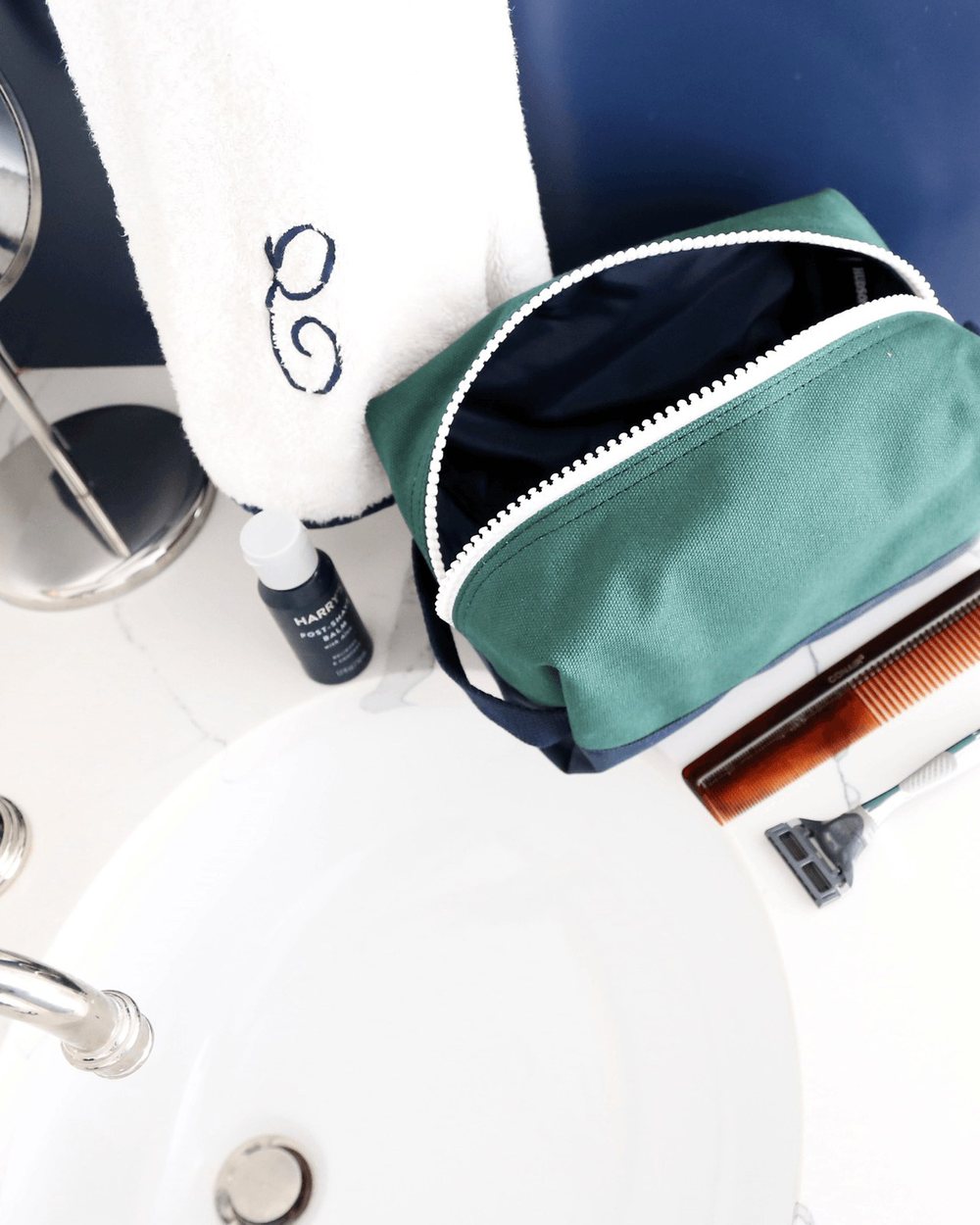 Hudson Sutler Yorktown Toiletry Bag Hunter green or navy · view 1 of 3