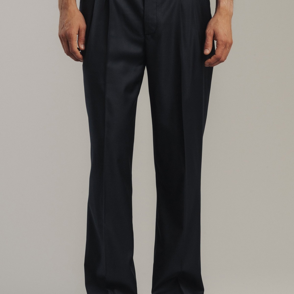 Late Nine &mdash; Double Pleat Slacks Dark Navy
