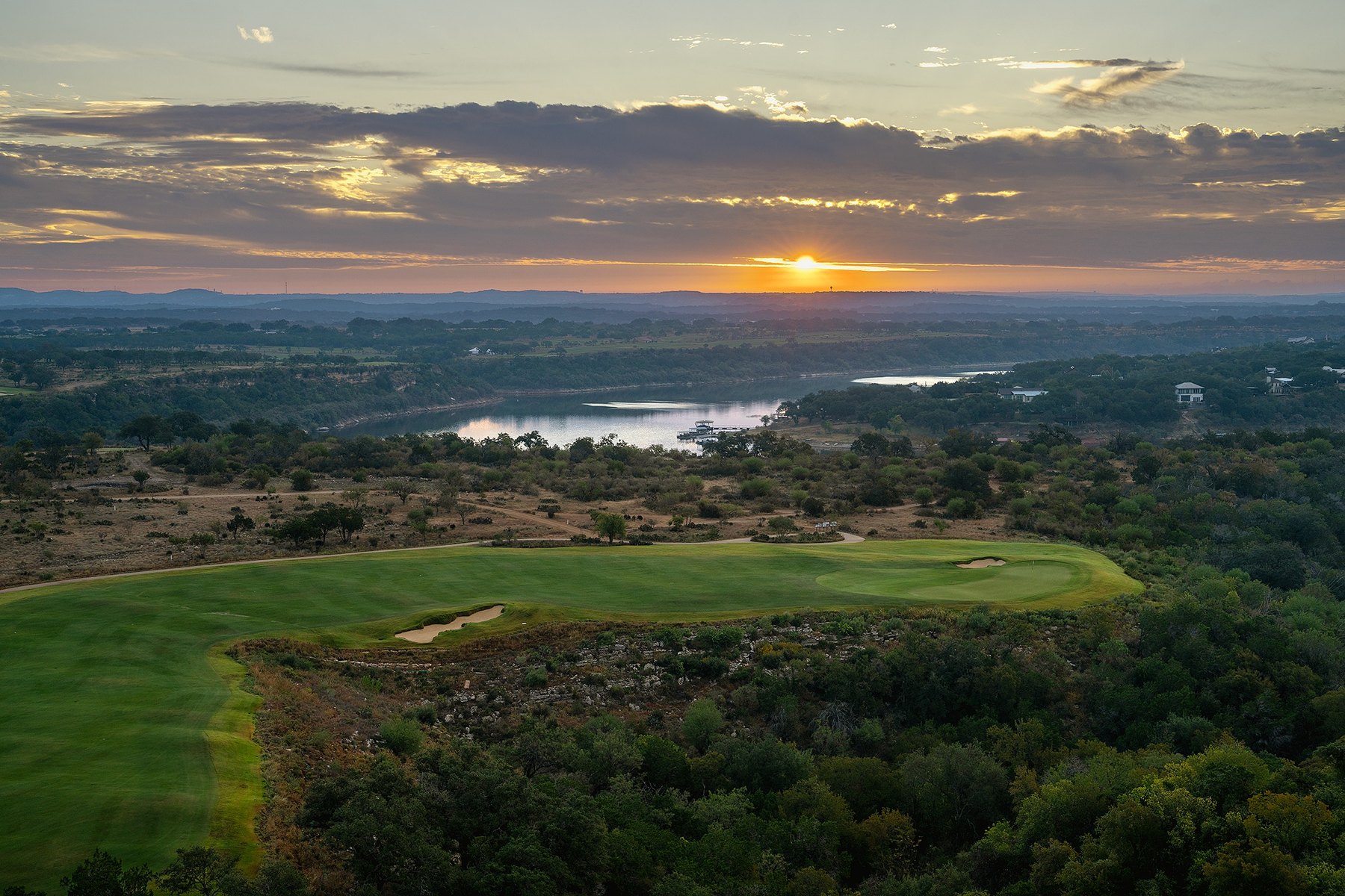 Loraloma's 18th hole at sunset