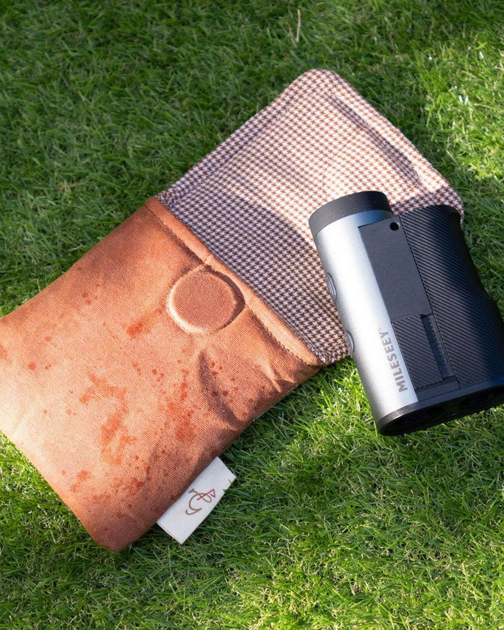 Mackem Golf Redesdale Rangefinder Pouch · view 3 of 5