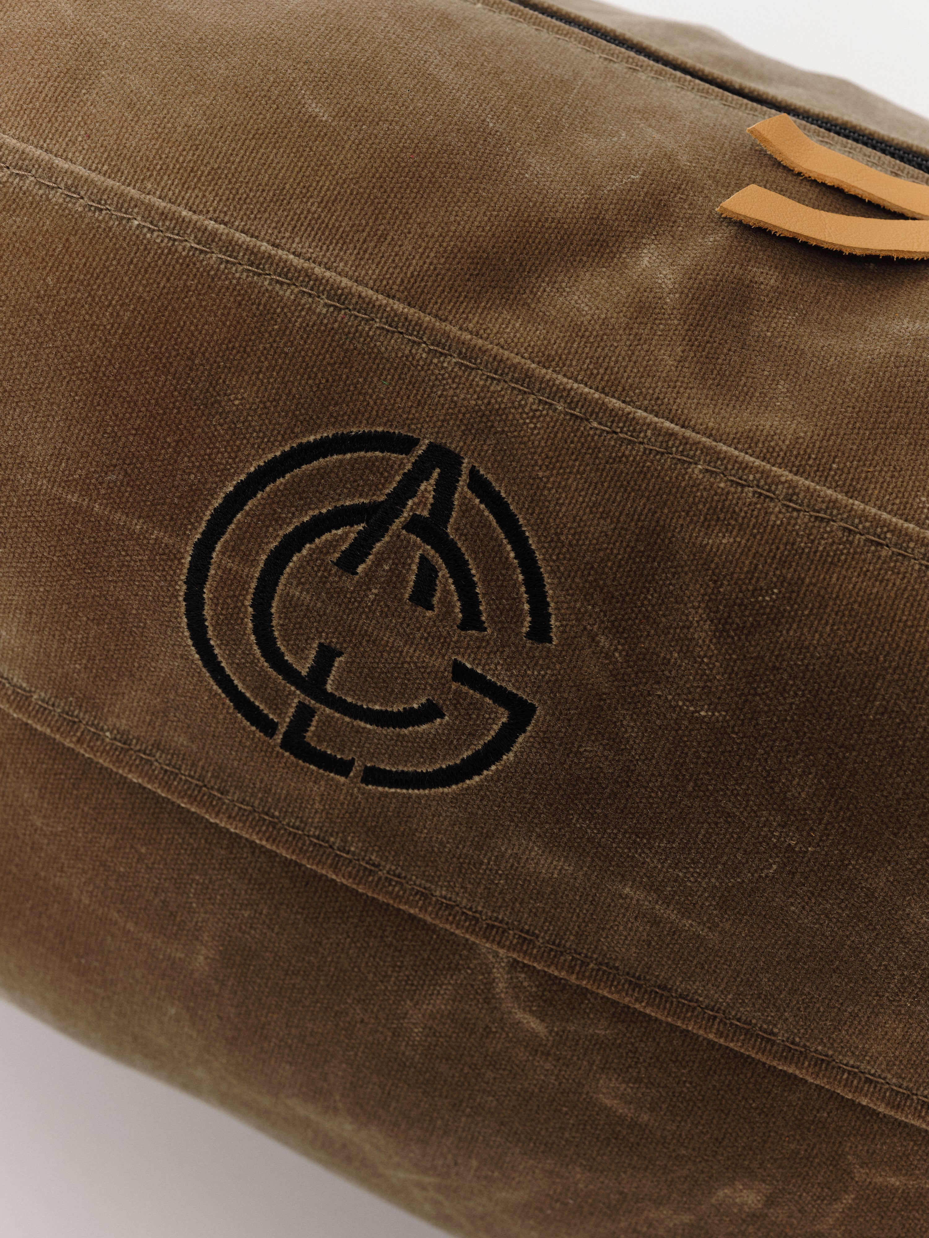 MacKenzie x ACL Golf carry bag in tan waxed canvas with green leather · view 4 of 4