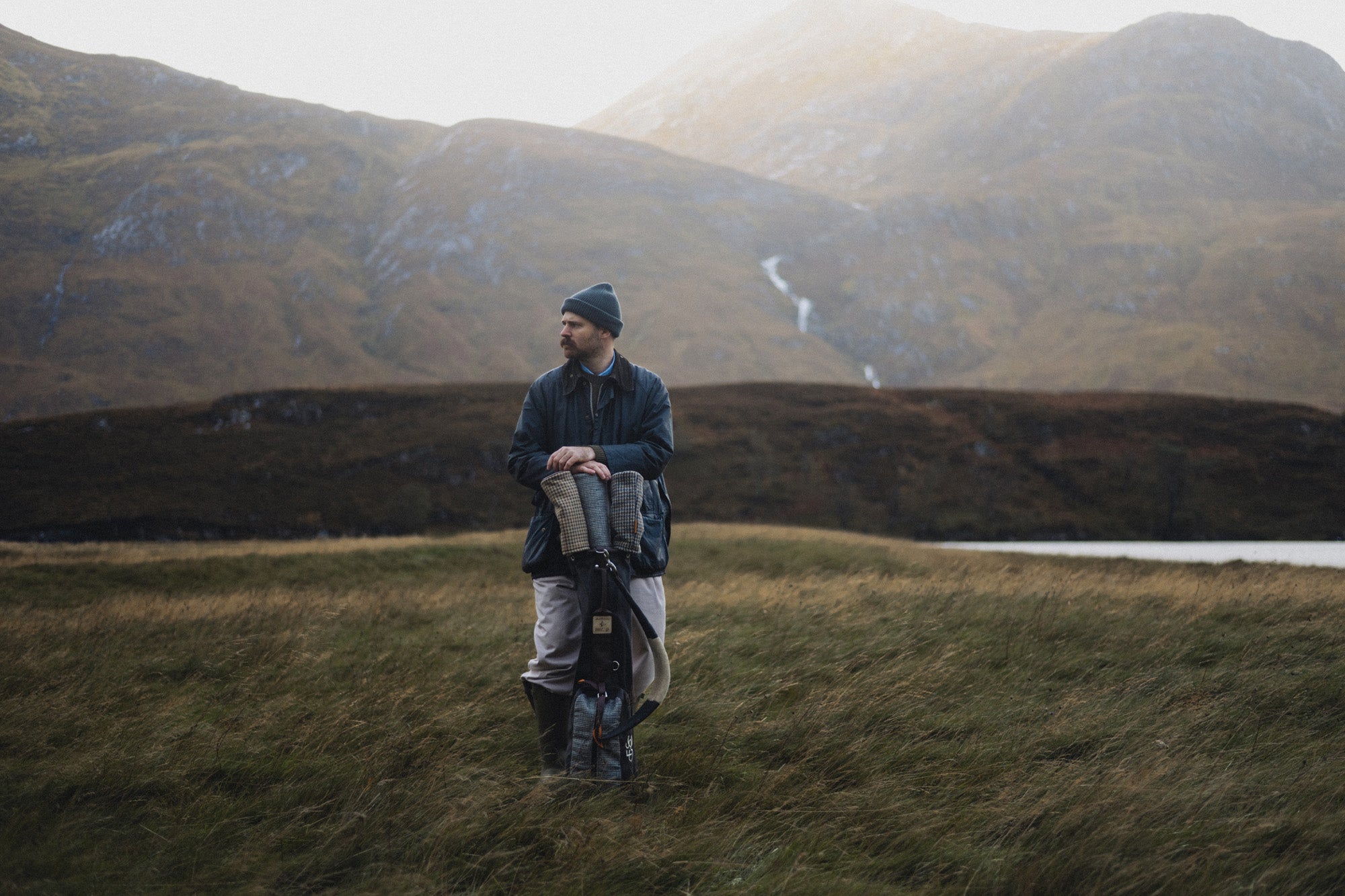 A golfer carrying a Fyfe x MacKenzie bag in Glen Affric, Scotland