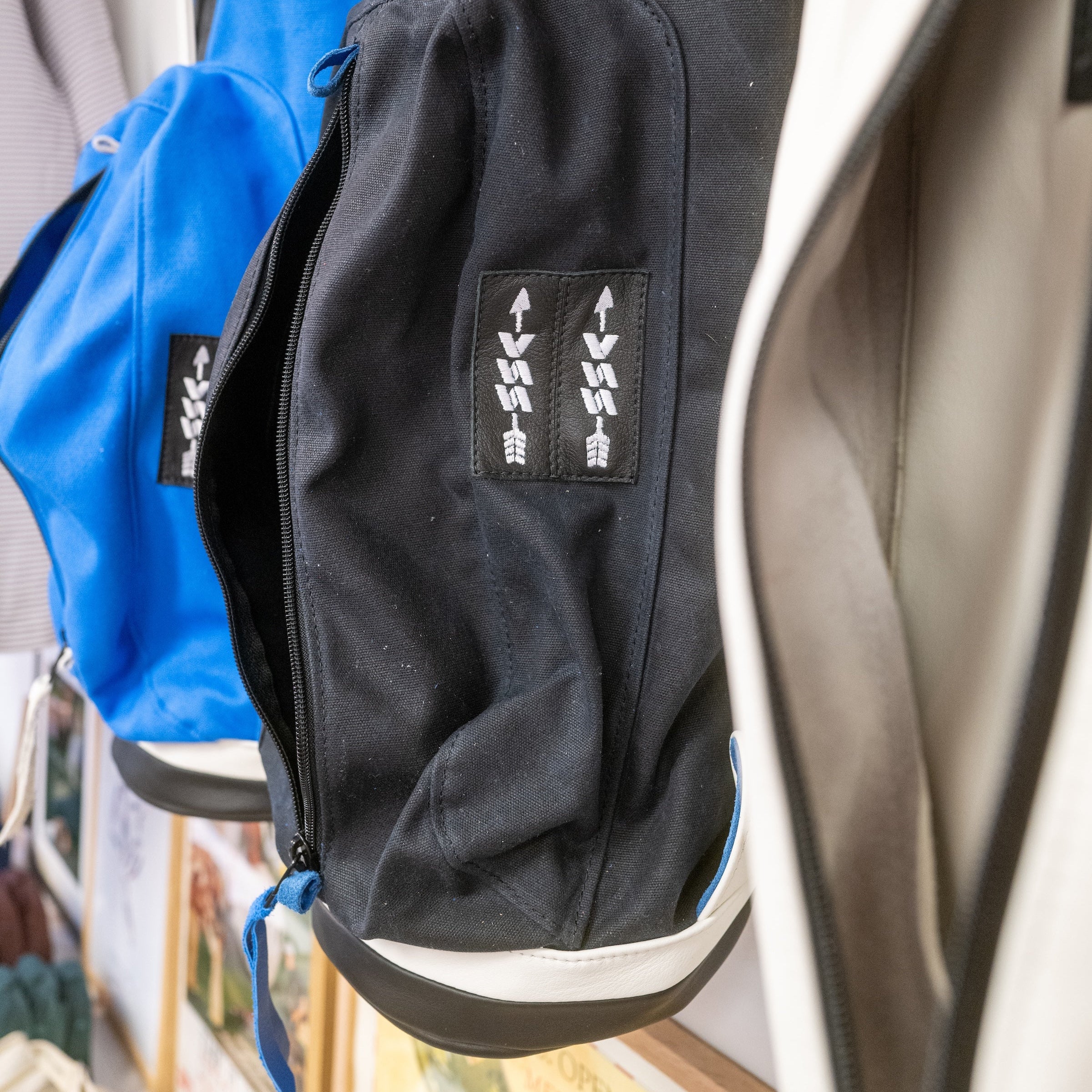 SSC x MacKenzie Double Seve golf bag in black waxed canvas · view 3 of 6