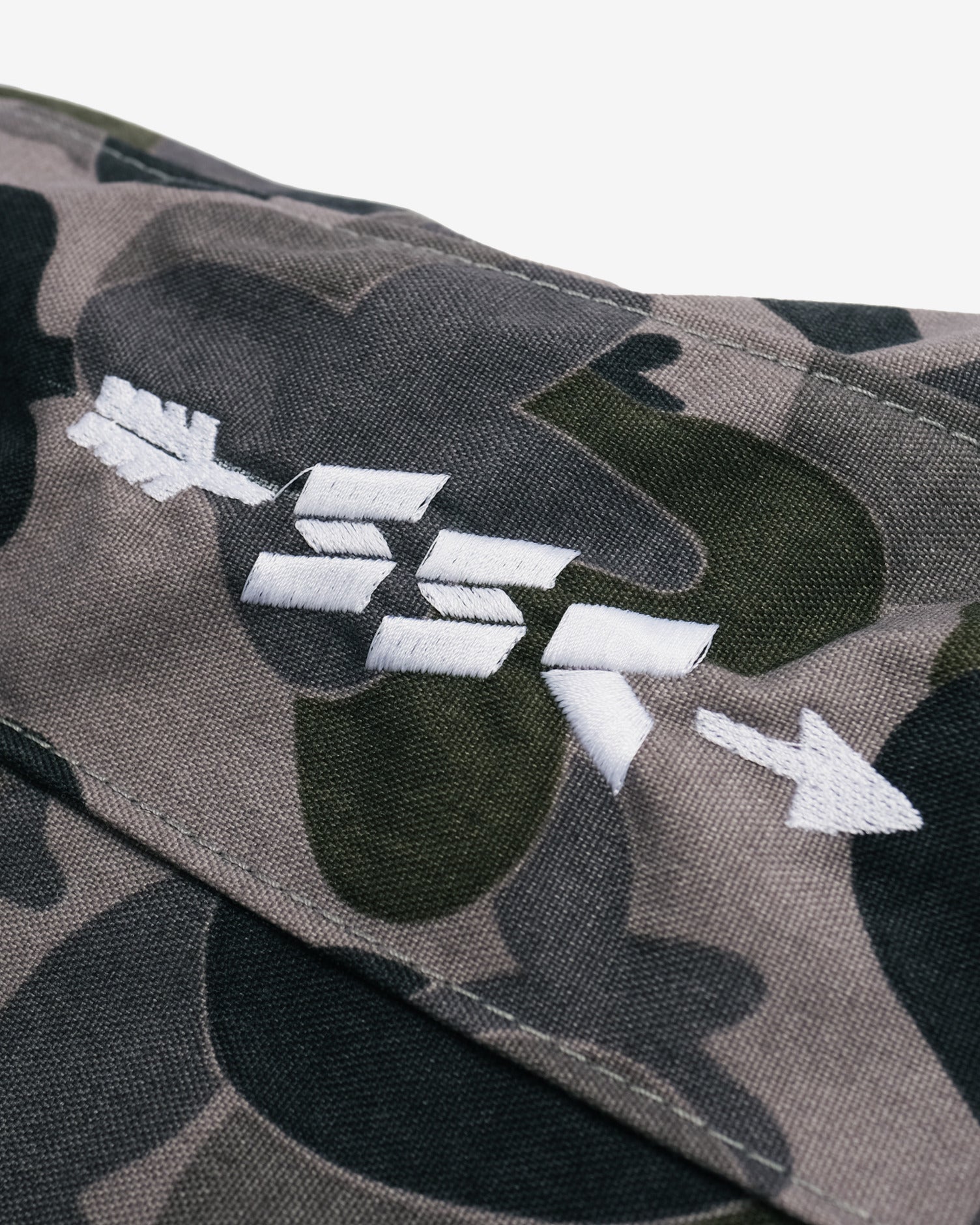 Students Golf x Sugarloaf Social Club x MacKenzie golf bag in Cordura camo · view 6 of 6
