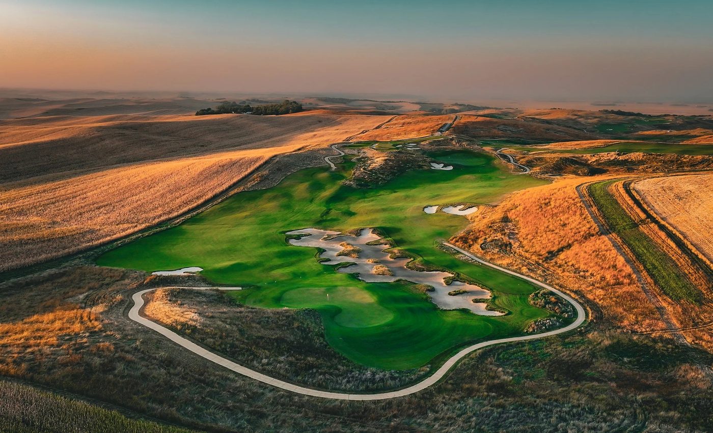Aerial of a huge bunker-studded green complex at Landmand