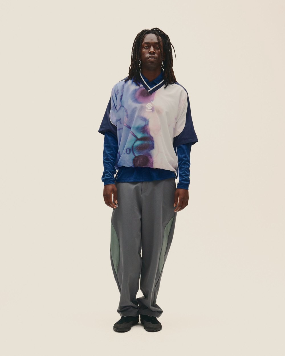 Metalwood Studio SS V-Neck Windbreaker · view 2 of 5
