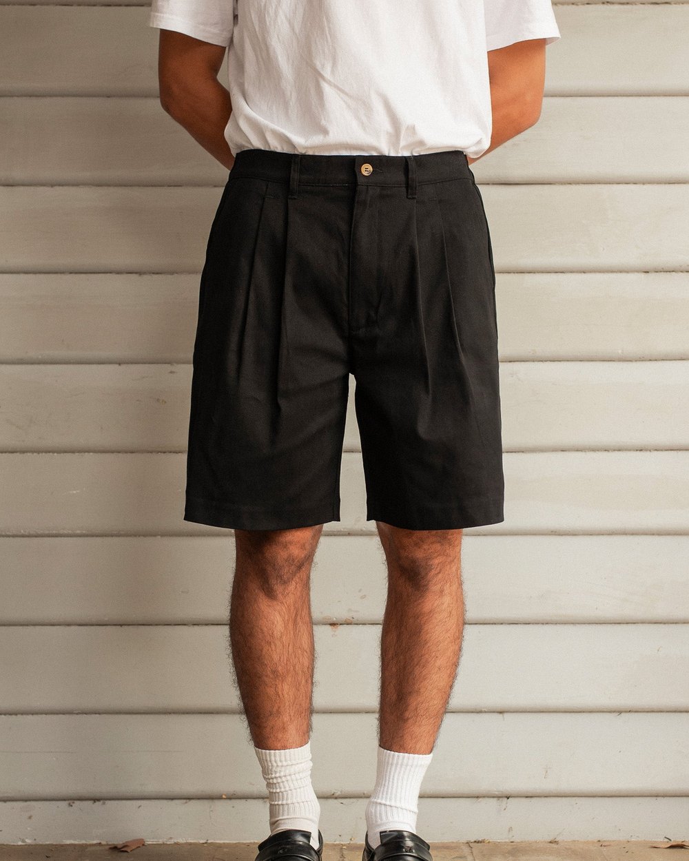 Mount Tee Golf Peninsula Pleated Shorts, Black &middot; view 2 of 5