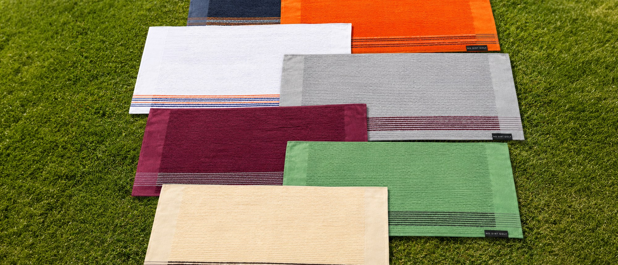 No Dirt Golf: The Golf Towel With the Club Brush Built In