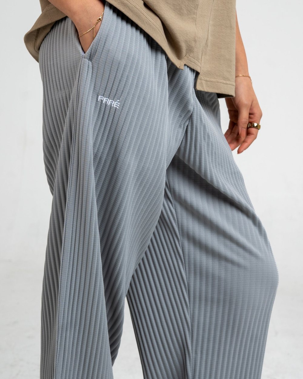 Paré Golf Plissé Pants 2.0 &middot; view 2 of 4