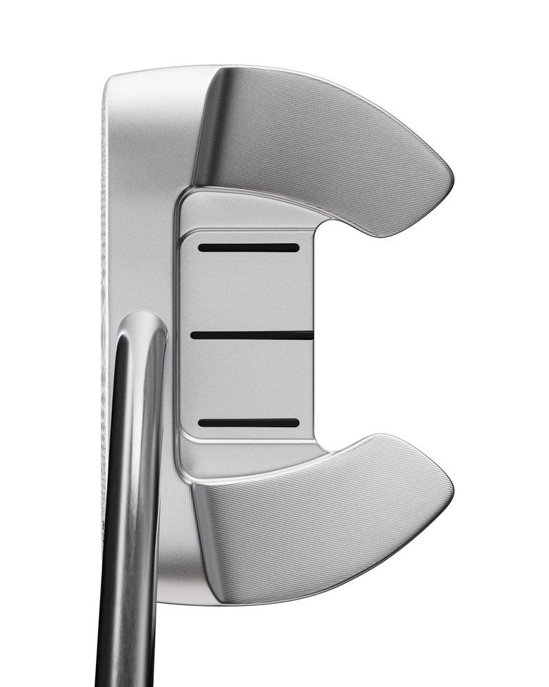 The MacGregor MT Milled 002 putter at address showing the alignment pattern
