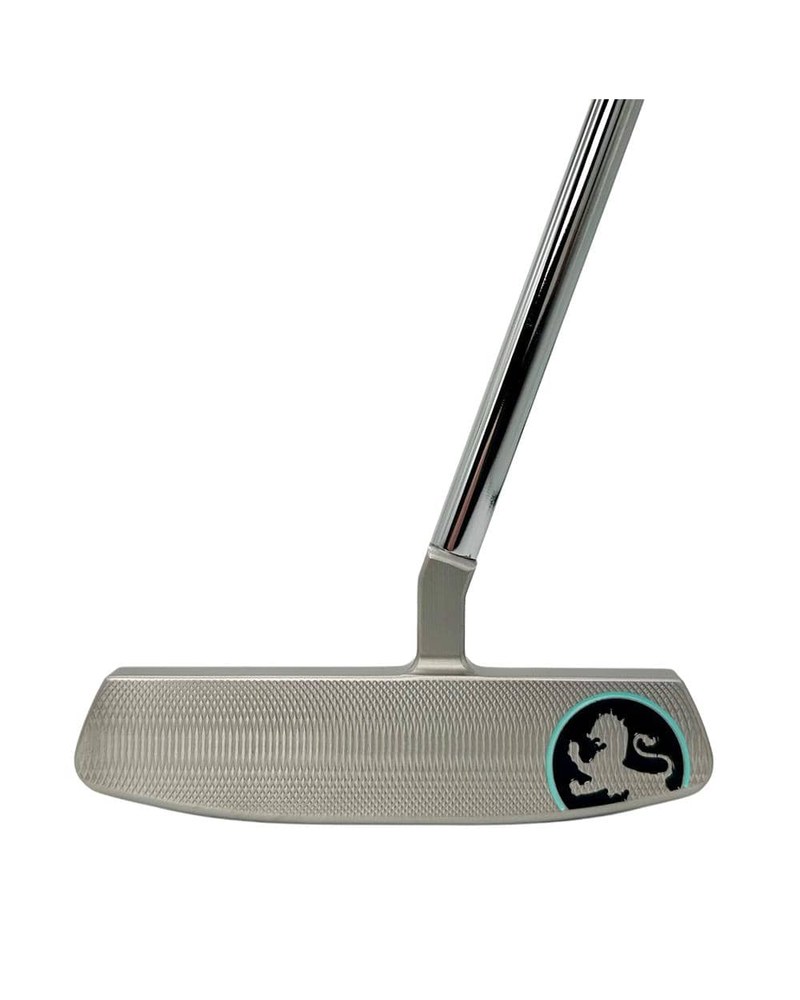 The satin milled face and topline of the Piretti No-Torque Savona 2.5