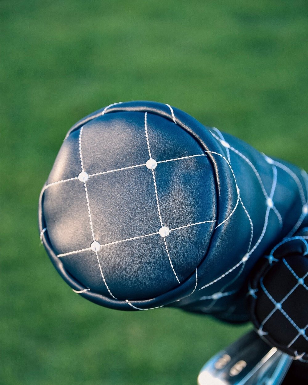 Rowena Golf Club Finley Barrel Headcover · view 1 of 3
