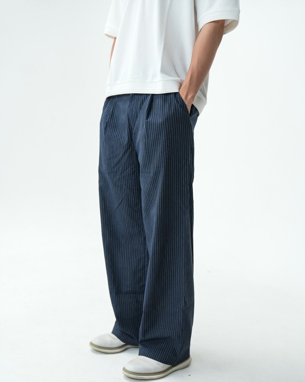 Rowena Golf Club Laurel Linen Trouser · view 3 of 5