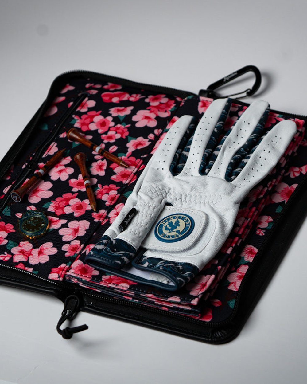 Hinotori Golf Enso Glove Case · view 2 of 6