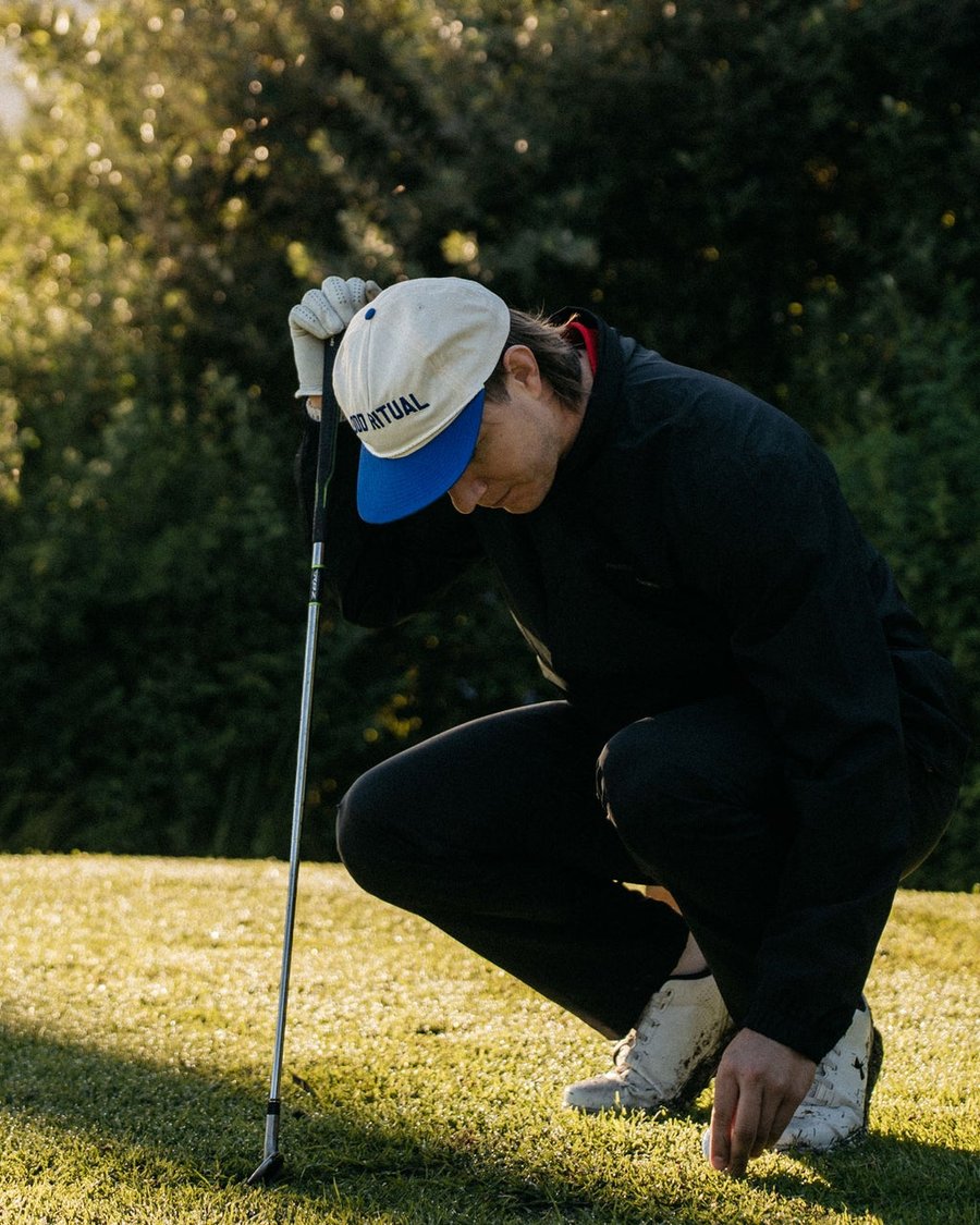 Odd Ritual: Reading the putt