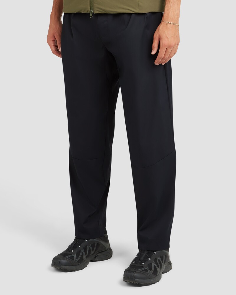 Manors Lightweight Pleated Trouser