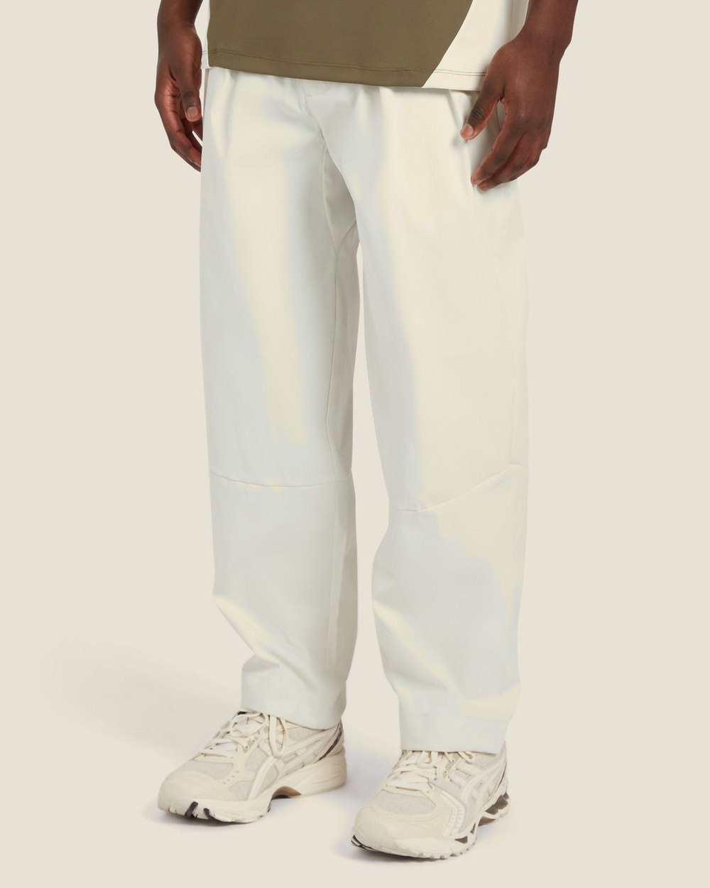 Manors Golf Lightweight Pleated Trouser · view 2 of 4