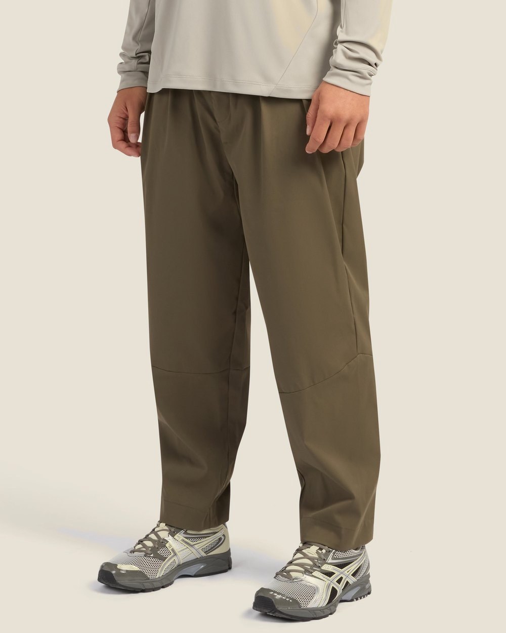 Manors Golf Lightweight Pleated Trouser · view 4 of 4